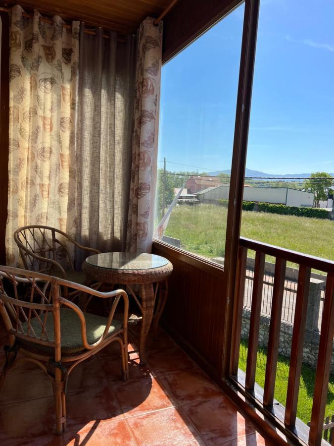 Hotel Villa Maria Revilla De Camargo Екстериор снимка