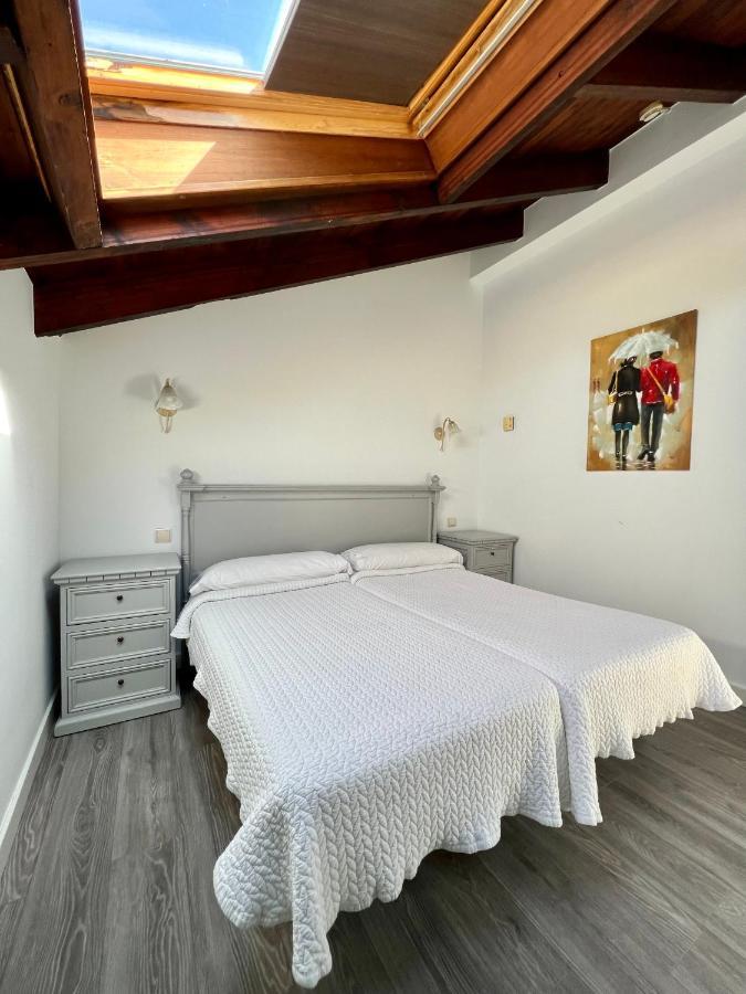 Hotel Villa Maria Revilla De Camargo Екстериор снимка