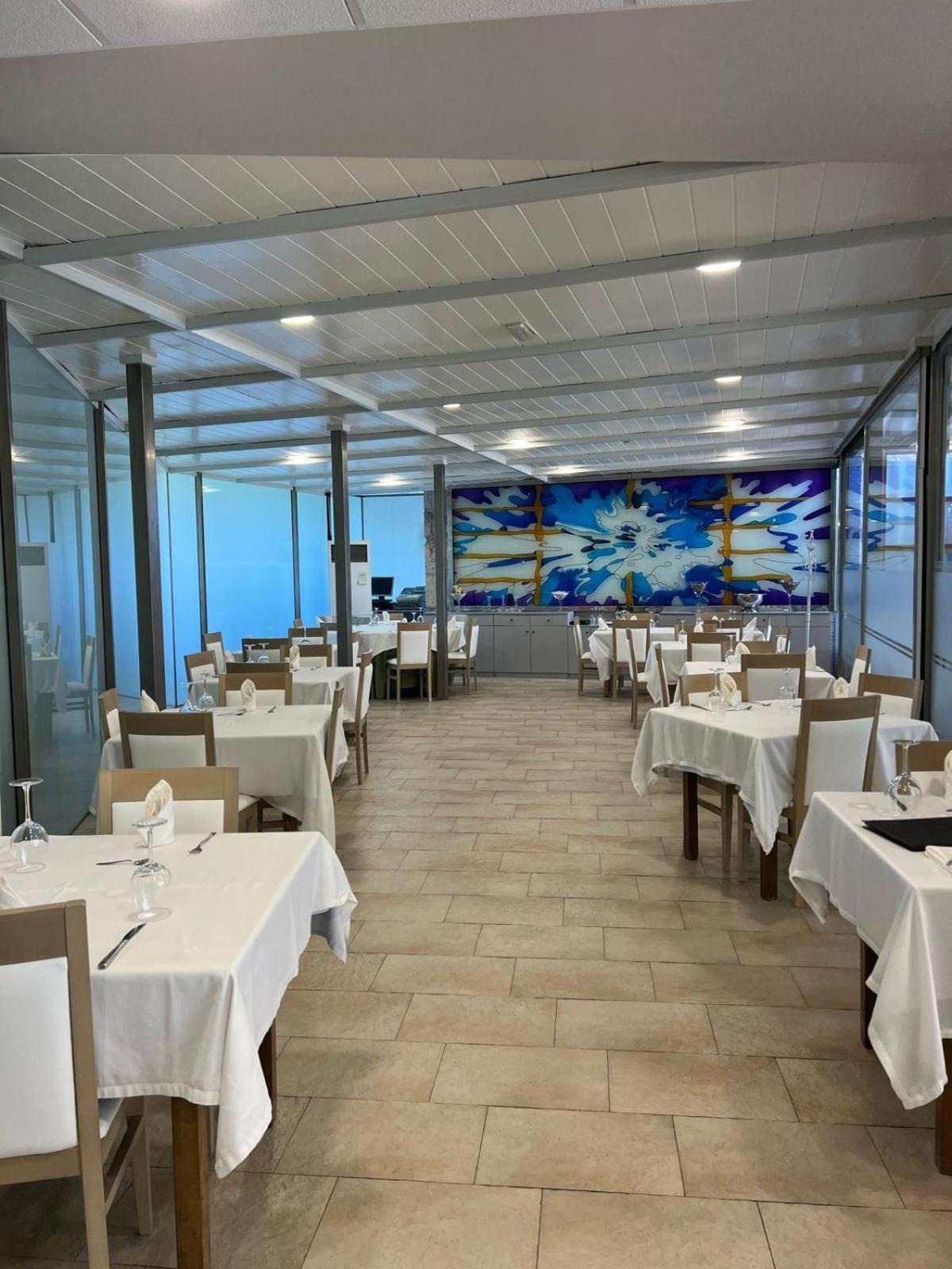 Hotel Villa Maria Revilla De Camargo Екстериор снимка