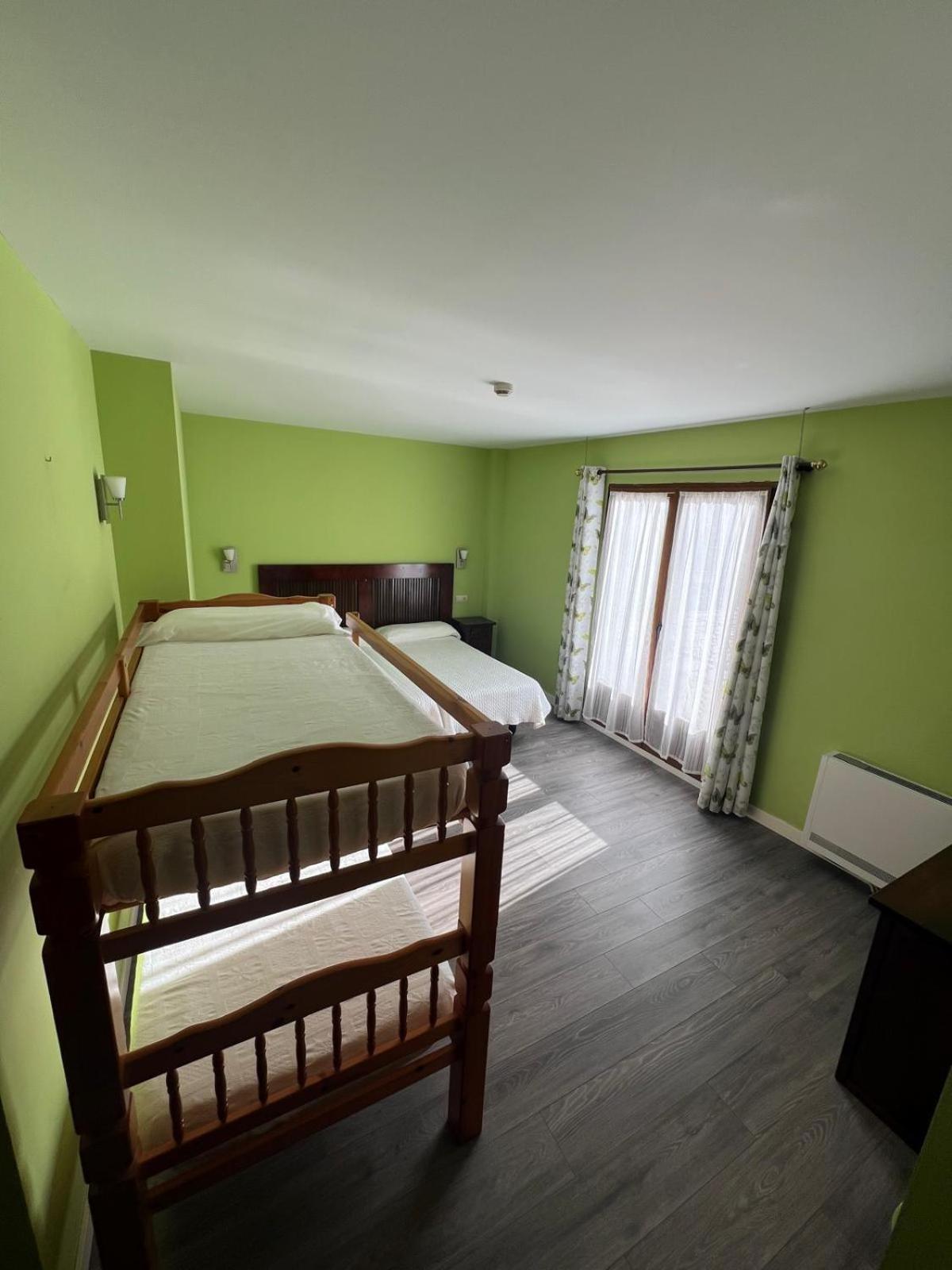 Hotel Villa Maria Revilla De Camargo Екстериор снимка