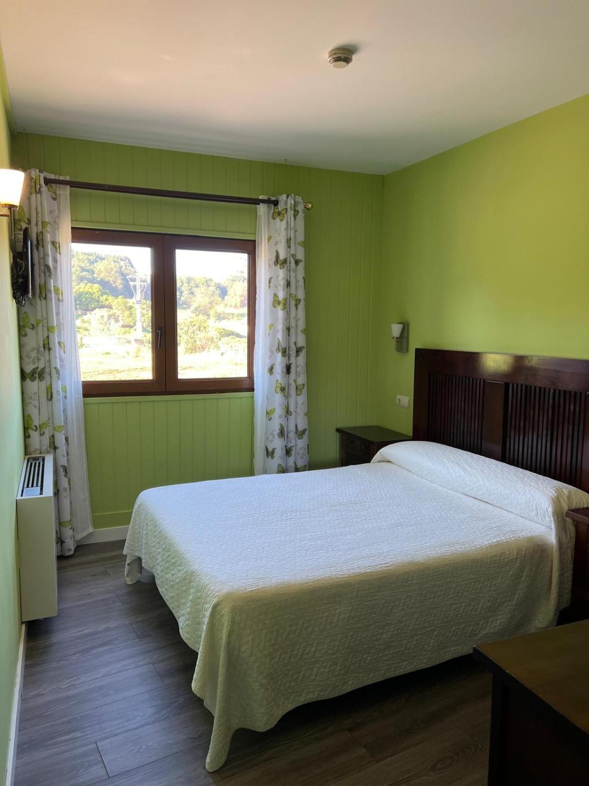 Hotel Villa Maria Revilla De Camargo Екстериор снимка