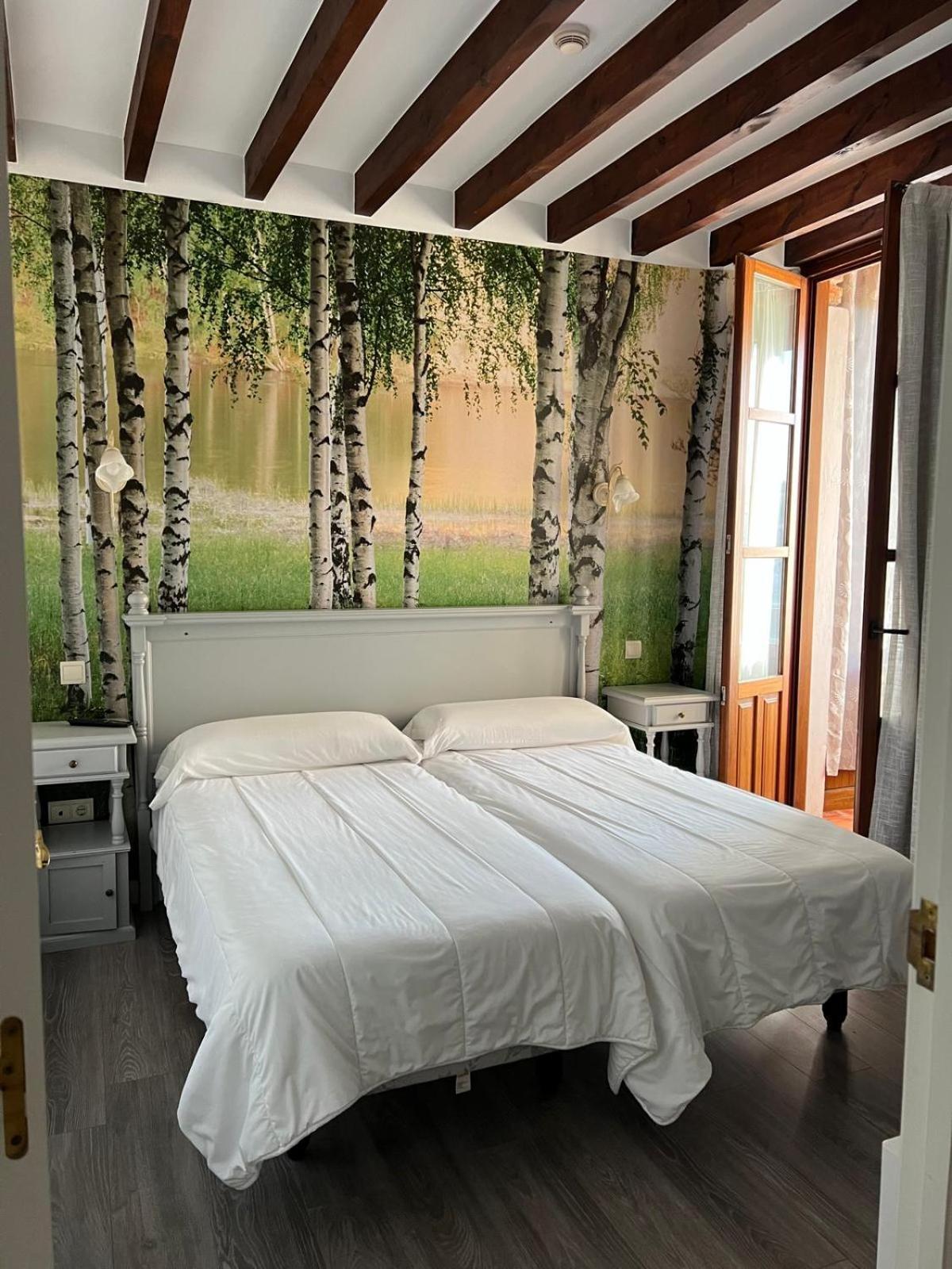Hotel Villa Maria Revilla De Camargo Екстериор снимка